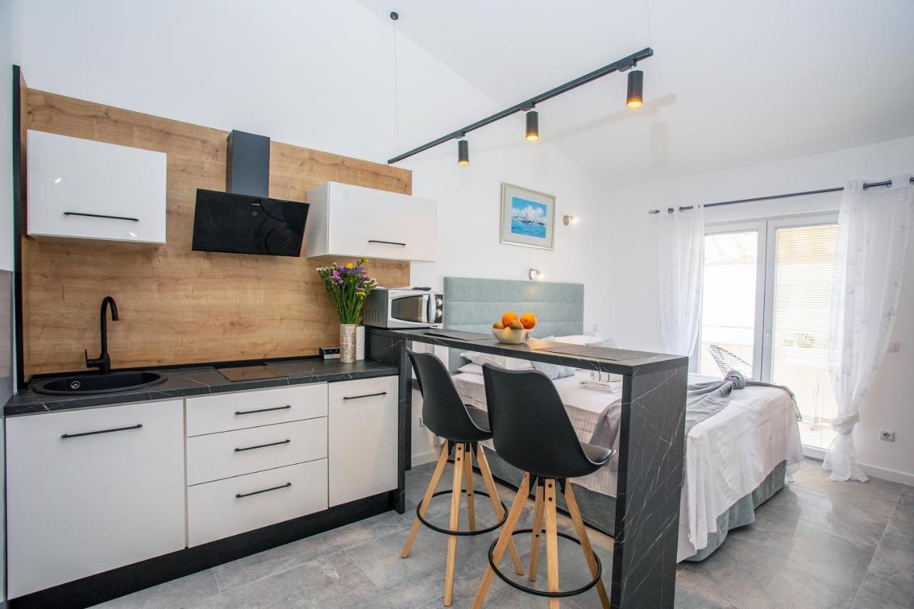 Apartments Nedo Dalmatia Omis Bagian luar foto