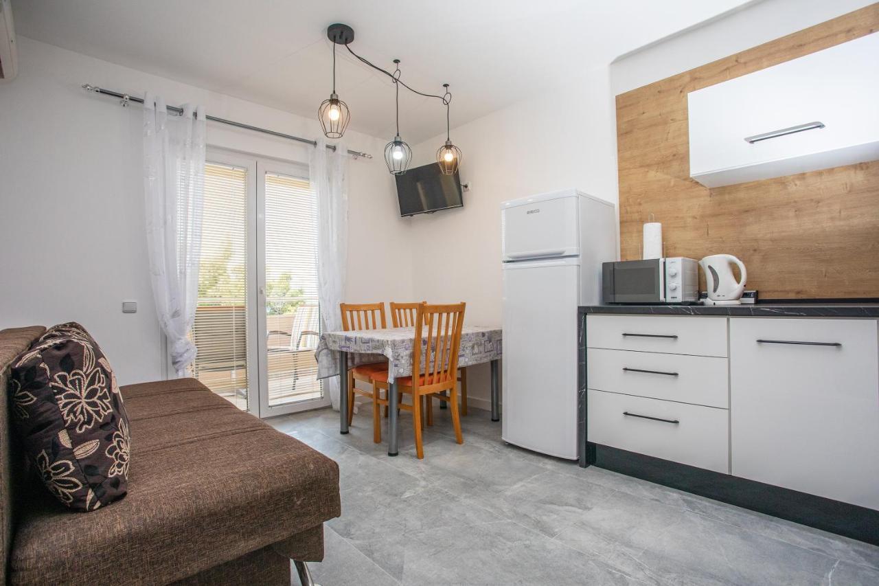 Apartments Nedo Dalmatia Omis Bagian luar foto