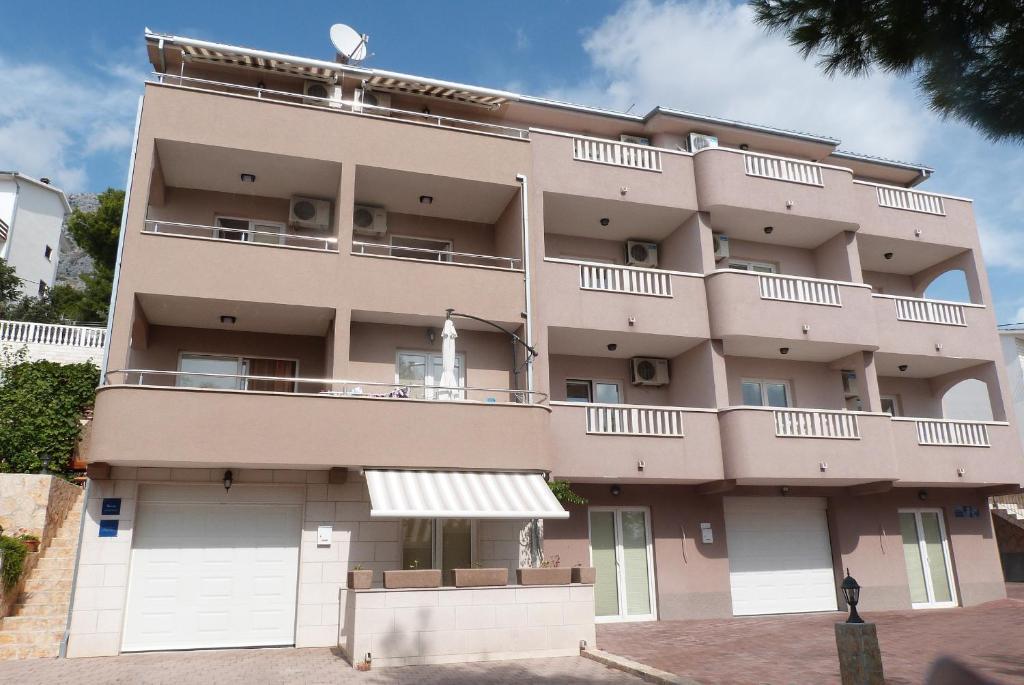 Apartments Nedo Dalmatia Omis Bagian luar foto
